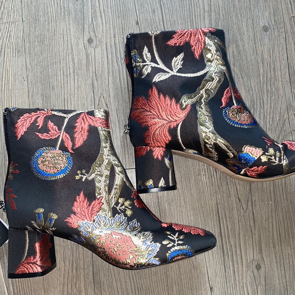 NWT zara booties black floral zip up
